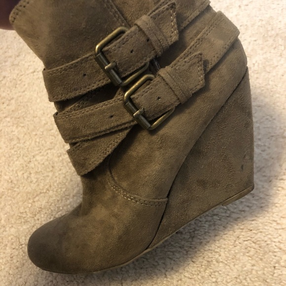 Nine Weet Size 8 Booties. - Picture 4 of 8